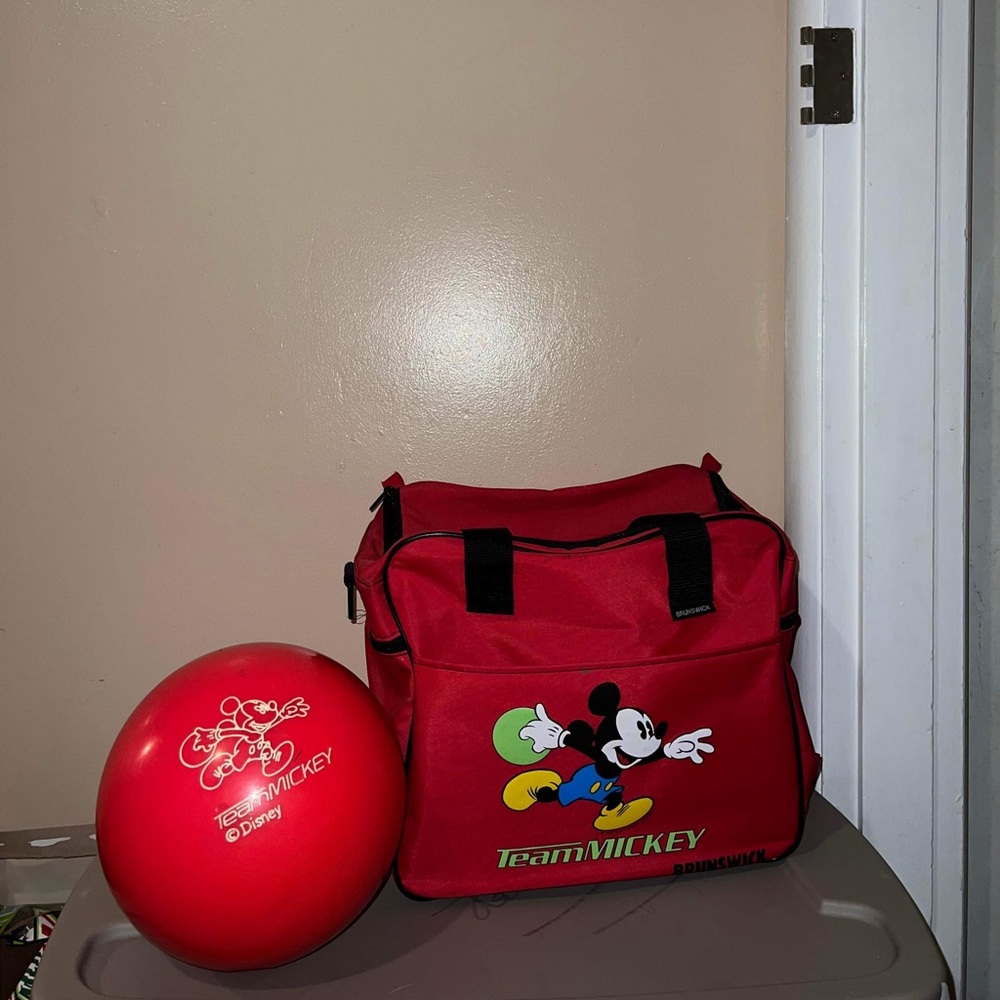 Team Mickey Mouse Disney Bowling Ball
